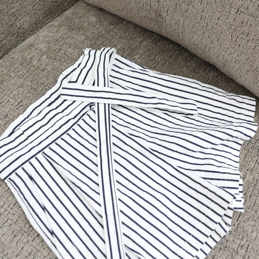 Black And White High Waisted Striped Shorts S